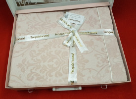 Покрывало на кровать с наволочками Tropik Home Style Rose 230x240