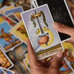 Королева мечів перевернута: почуття та відповідь так/ні